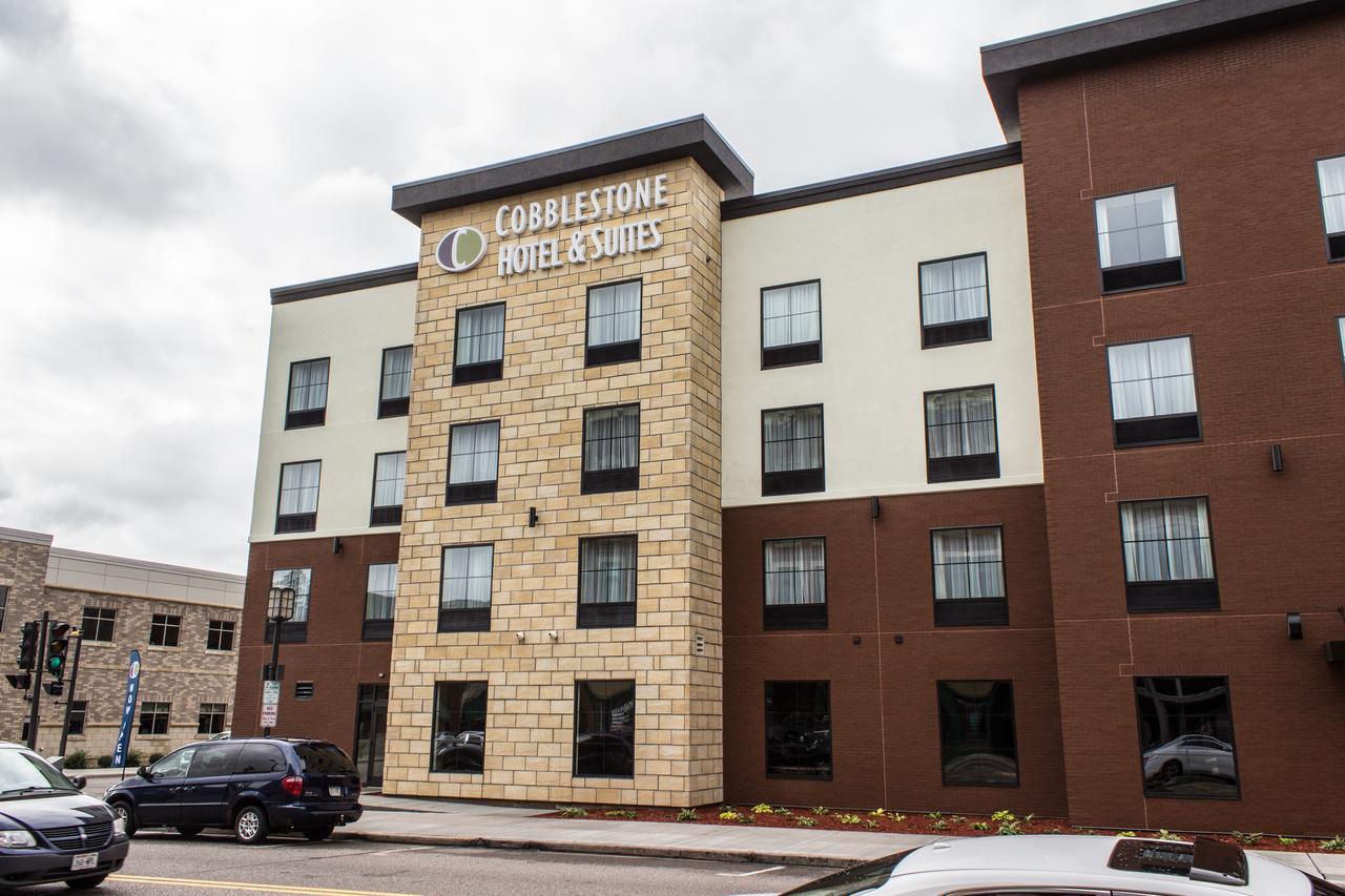 Cobblestone Hotel & Suites - Чиппева-Фолс Экстерьер фото